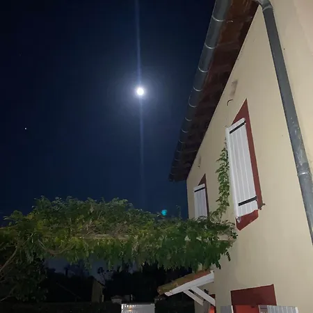 Chez Ashley منزل للإقامة