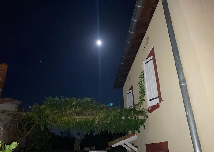 Chez Ashley Проживание в семье